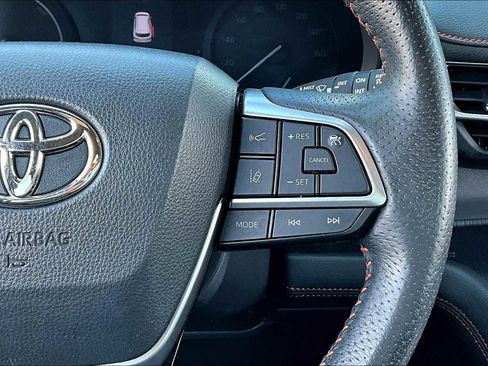 Used 2021 Toyota Sienna XSE image 21