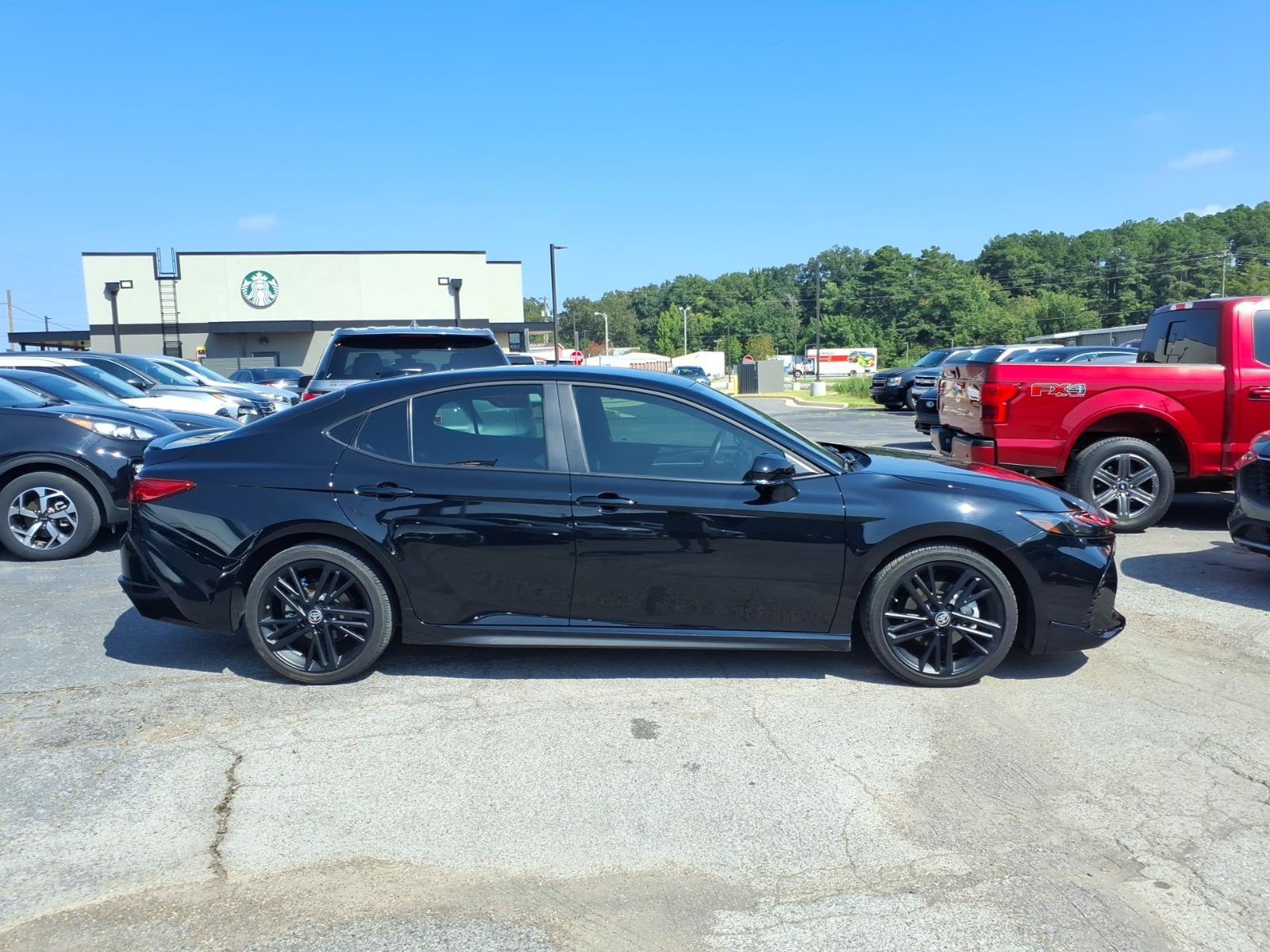 Used 2026 Toyota Camry Hybrid FWD image 5