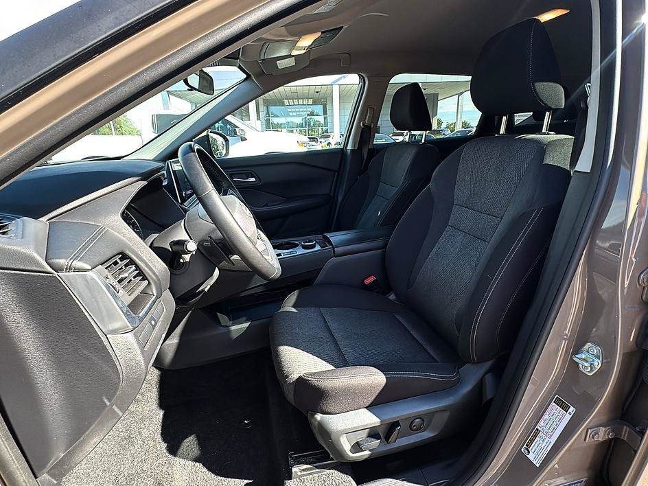 Certified 2025 Nissan Rogue SV AWD/4WD image 19