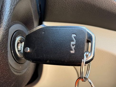 Used 2022 Kia Forte LXS w/ LXS Technology Package FWD image 29