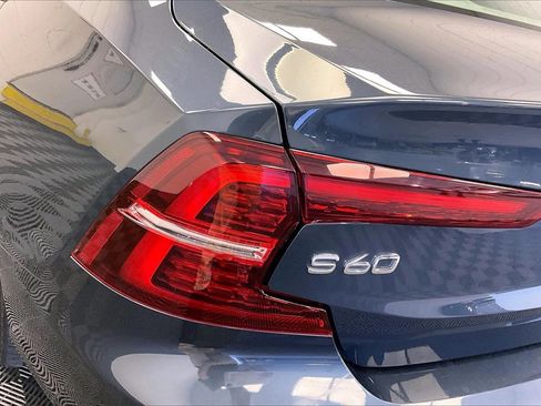 Used 2019 Volvo S60 T6 Momentum w/ Premium Package image 27
