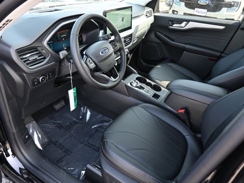 New 2026 Ford Escape SE w/ PHEV Premium Package image 16