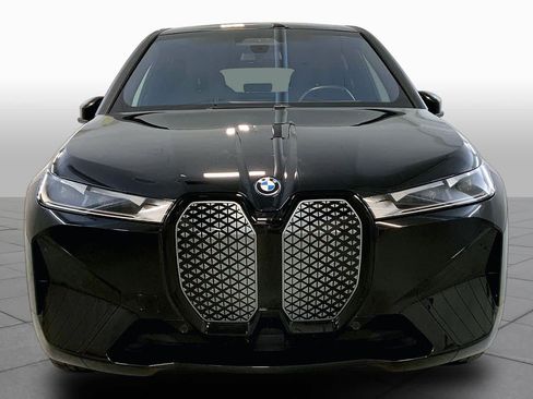 Used 2024 BMW iX xDrive50 w/ Sport Package AWD/4WD image 3