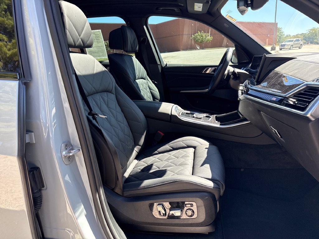 Used 2025 BMW X5 M60i w/ Climate Comfort Package AWD/4WD image 31