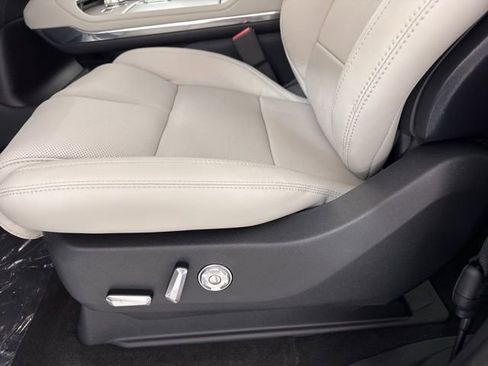 New 2025 Lincoln Navigator Reserve image 15