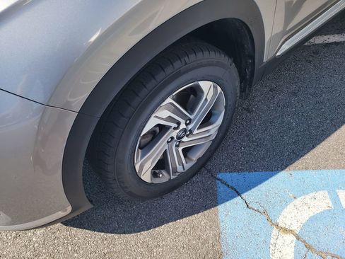 Used 2022 Hyundai Santa Fe SEL w/ Convenience Package image 9