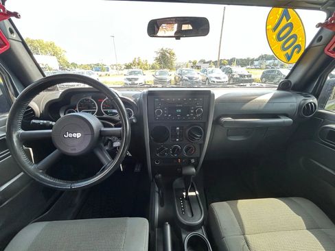 Used 2007 Jeep Wrangler Unlimited Sahara image 11