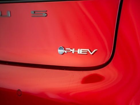 New 2026 Toyota Prius Plug-In Hybrid image 7