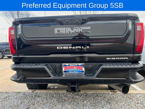 Used 2025 GMC Sierra 2500 Denali Ultimate image 4