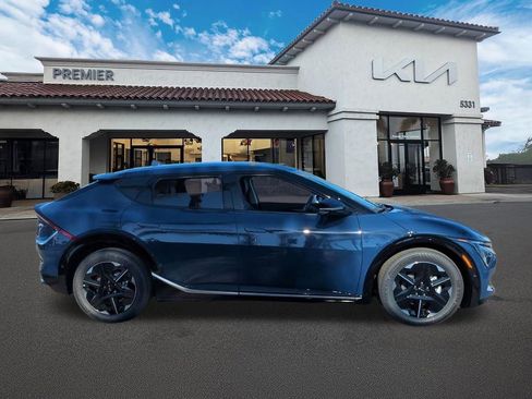 New 2025 Kia EV6 Wind image 9