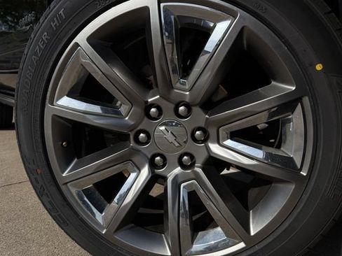 Used 2016 Chevrolet Tahoe LTZ AWD/4WD image 10