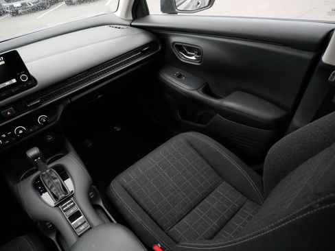 Used 2024 Honda HR-V LX image 11