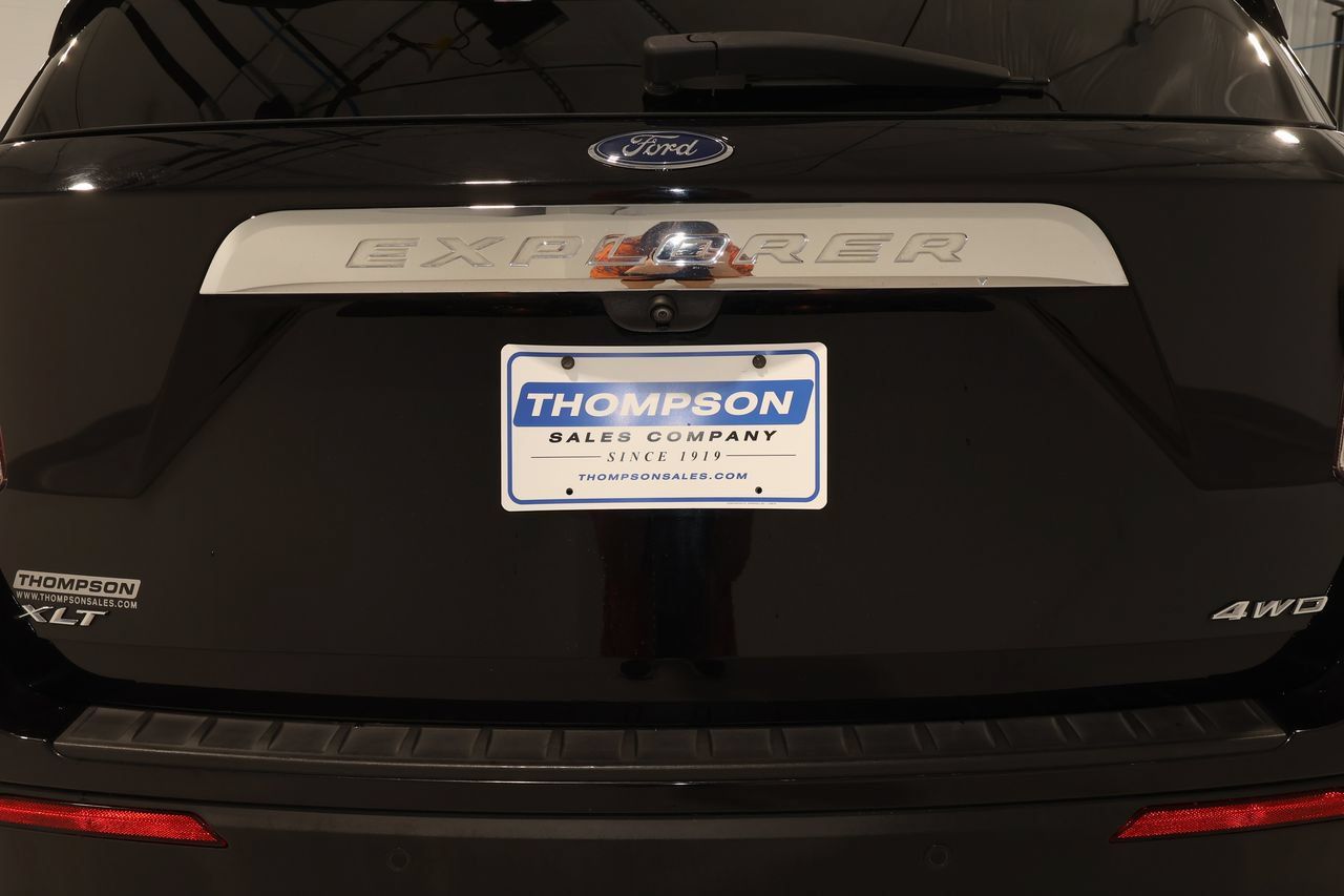 Used 2022 Ford Explorer XLT w/ Equipment Group 202A AWD/4WD image 23