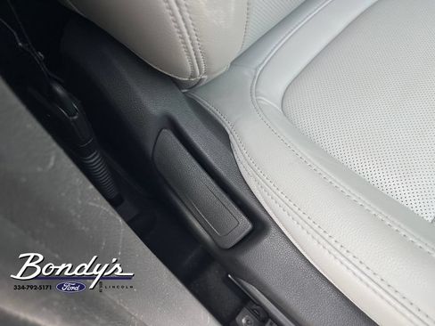 Used 2023 Hyundai Kona Limited FWD image 17