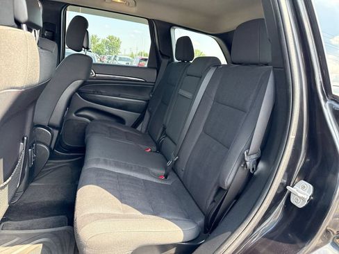 Used 2012 Jeep Grand Cherokee Laredo w/ Laredo E Group AWD/4WD image 23