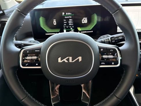 Certified 2025 Kia Sorento S image 31