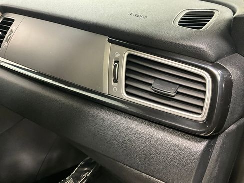 Used 2019 Kia Niro S Touring image 16