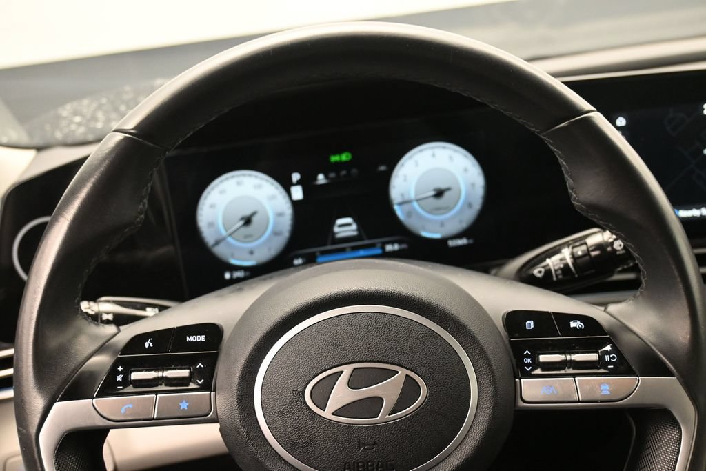 Used 2024 Hyundai Elantra Limited FWD image 13