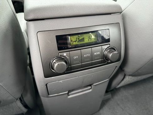 Used 2010 Toyota Highlander Limited image 9