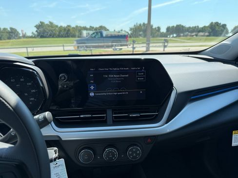 New 2026 Chevrolet Trax LS w/ LS Convenience Package image 15