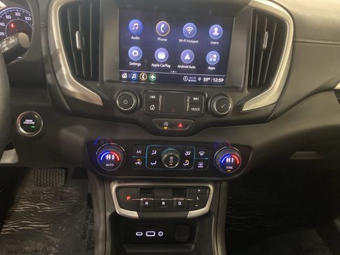 Used 2024 GMC Terrain SLT image 22