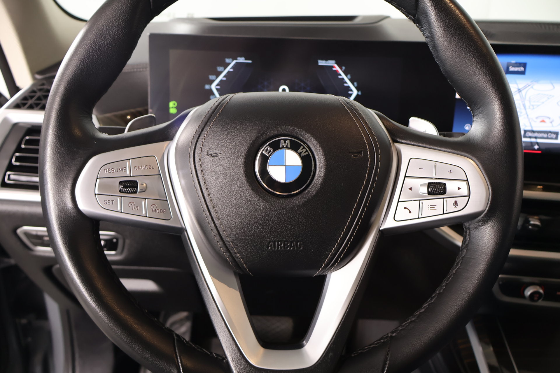 Used 2023 BMW X7 xDrive40i w/ Premium Package AWD/4WD image 3