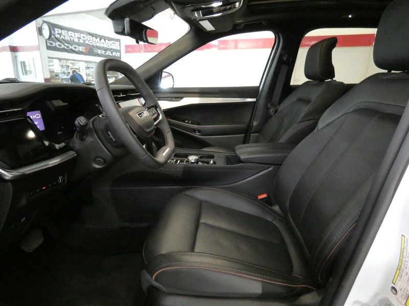 Used 2024 Jeep Wagoneer Launch Edition AWD/4WD image 10