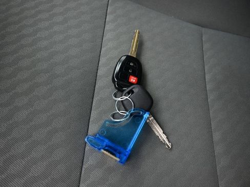 Used 2020 Toyota Tacoma SR w/ SR Convenience Package image 55