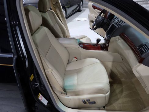 Used 2012 Lexus LS 460 w/ Comfort Pkg RWD image 13