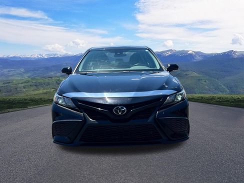 Used 2024 Toyota Camry SE FWD image 9