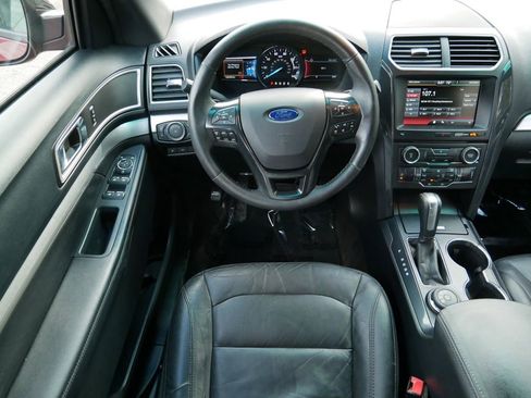 Used 2016 Ford Explorer XLT w/ Equipment Group 202A AWD/4WD image 12