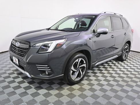 Used 2023 Subaru Forester Touring AWD/4WD image 2