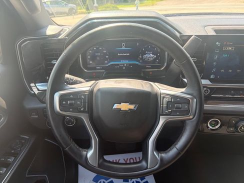 Used 2023 Chevrolet Silverado 1500 LT AWD/4WD image 19