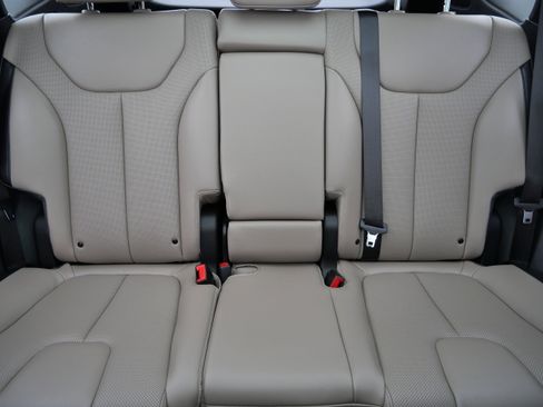 Certified 2023 Hyundai Santa Fe SEL w/ Premium Package image 13