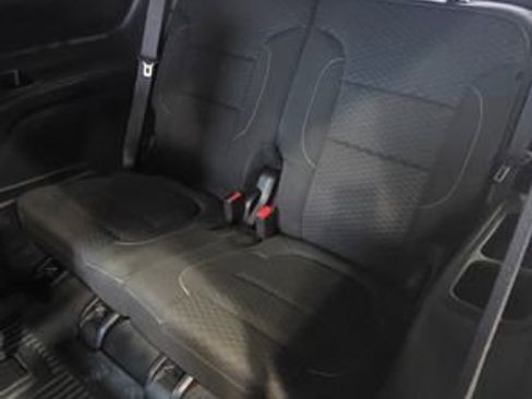 Used 2018 GMC Acadia SLE image 24