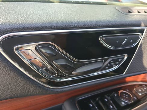 Used 2024 Lincoln Navigator Reserve image 20