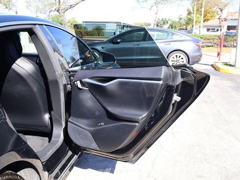 Used 2017 Tesla Model S AWD image 23