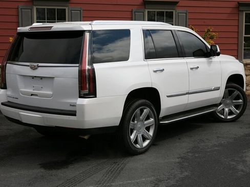 Used 2016 Cadillac Escalade Luxury image 5