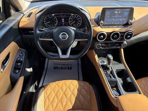 Used 2021 Nissan Sentra SV w/ SV Premium Package image 6