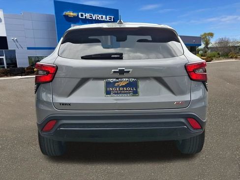 Used 2024 Chevrolet Trax RS FWD image 25
