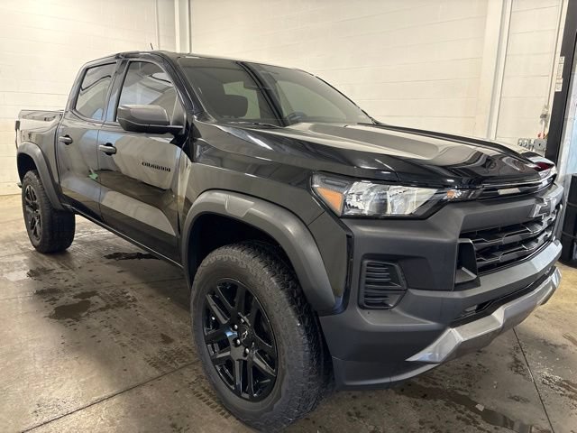 Used 2024 Chevrolet Colorado Trail Boss w/ Advanced Trailering Package AWD/4WD image 3