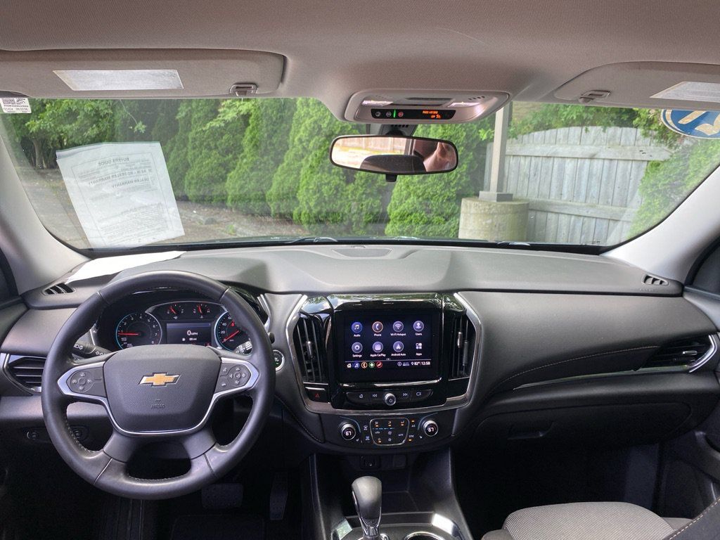 Used 2021 Chevrolet Traverse LT FWD image 16