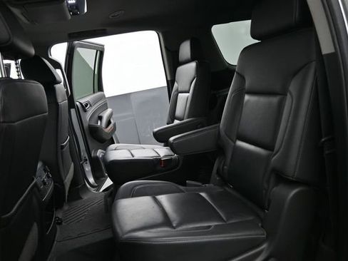 Used 2019 Chevrolet Suburban Premier AWD/4WD image 15