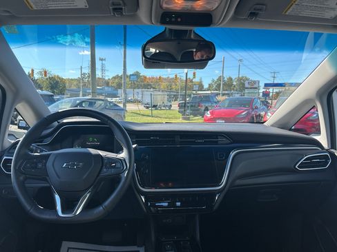 Used 2023 Chevrolet Bolt LT w/ Infotainment Package image 13
