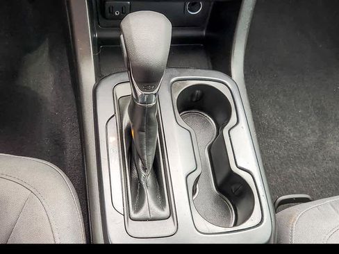 Used 2022 Chevrolet Colorado W/T RWD image 18