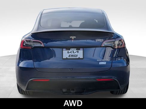 Used 2023 Tesla Model Y Performance image 3