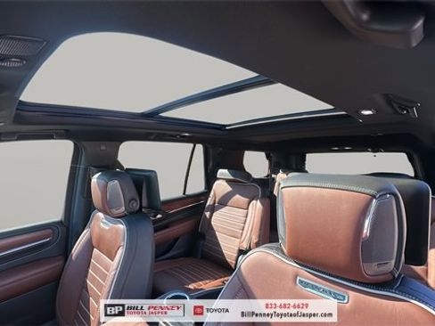 Used 2023 GMC Yukon Denali Ultimate image 12