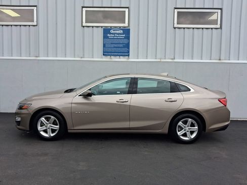 Used 2023 Chevrolet Malibu LT FWD image 2