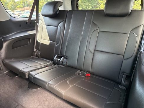 Certified 2020 Chevrolet Suburban Premier w/ Premier 6.2L Value Package image 29