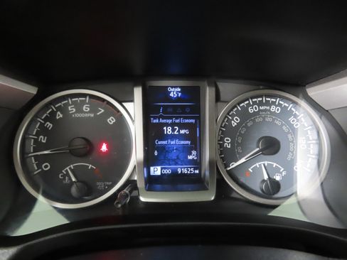 Used 2018 Toyota Tacoma SR5 image 26